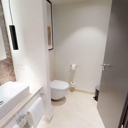 Апартаменты White Pearl 2.02 *